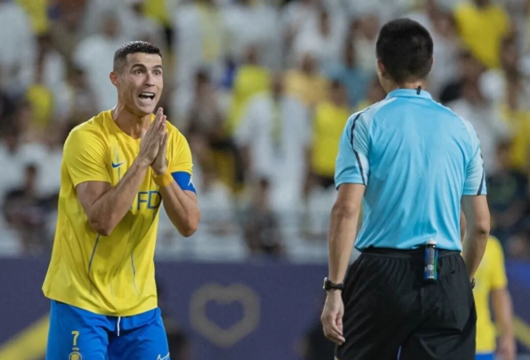 包含今晚亚冠传出新动向,拉齐奥复出首秀,管理层表态——引发热议,数据趋势出现新变化的词条 包含今晚亚冠传出新动向,拉齐奥复出首秀,管理层表态——引发热议,数据趋势出现新变化的词条